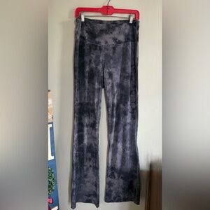Lululemon Groove Super High Rise Flared Pants in Diamond Dye Gray Size 10